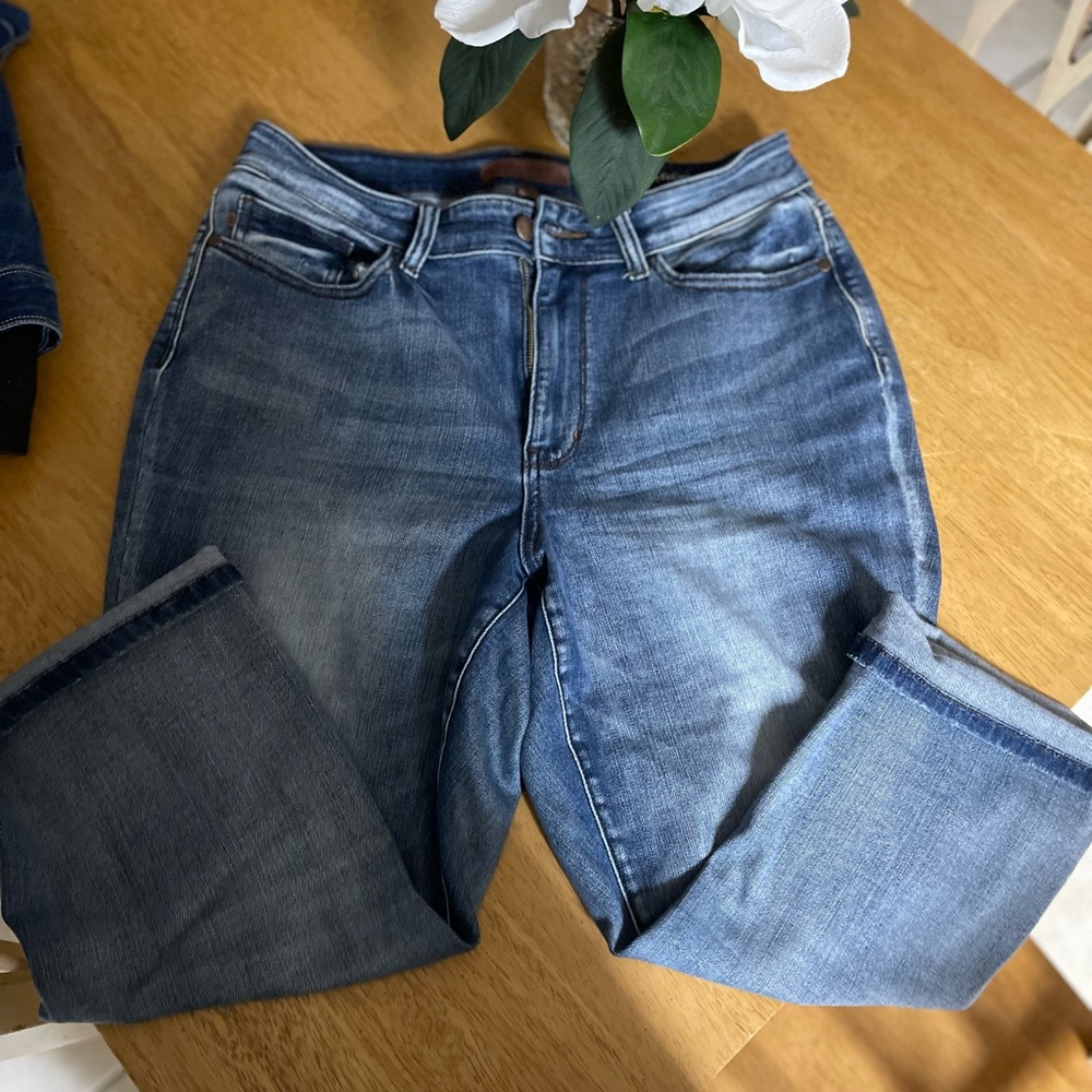 Judy Blue Skinny Fit Capri Jeans. Non Distressed. 16W. Excellent Used Condition!